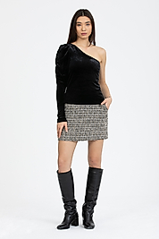 Siyah Tek Omuz Açık Uzun Kol Kadife Kumaş Bluz