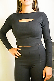 Siyah Pencere Detaylı Detaylı Crop Örme Bluz